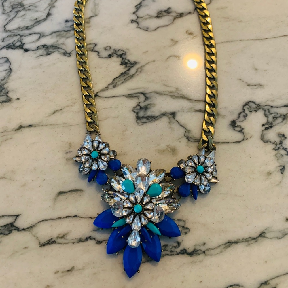 Stunning blue statement necklace